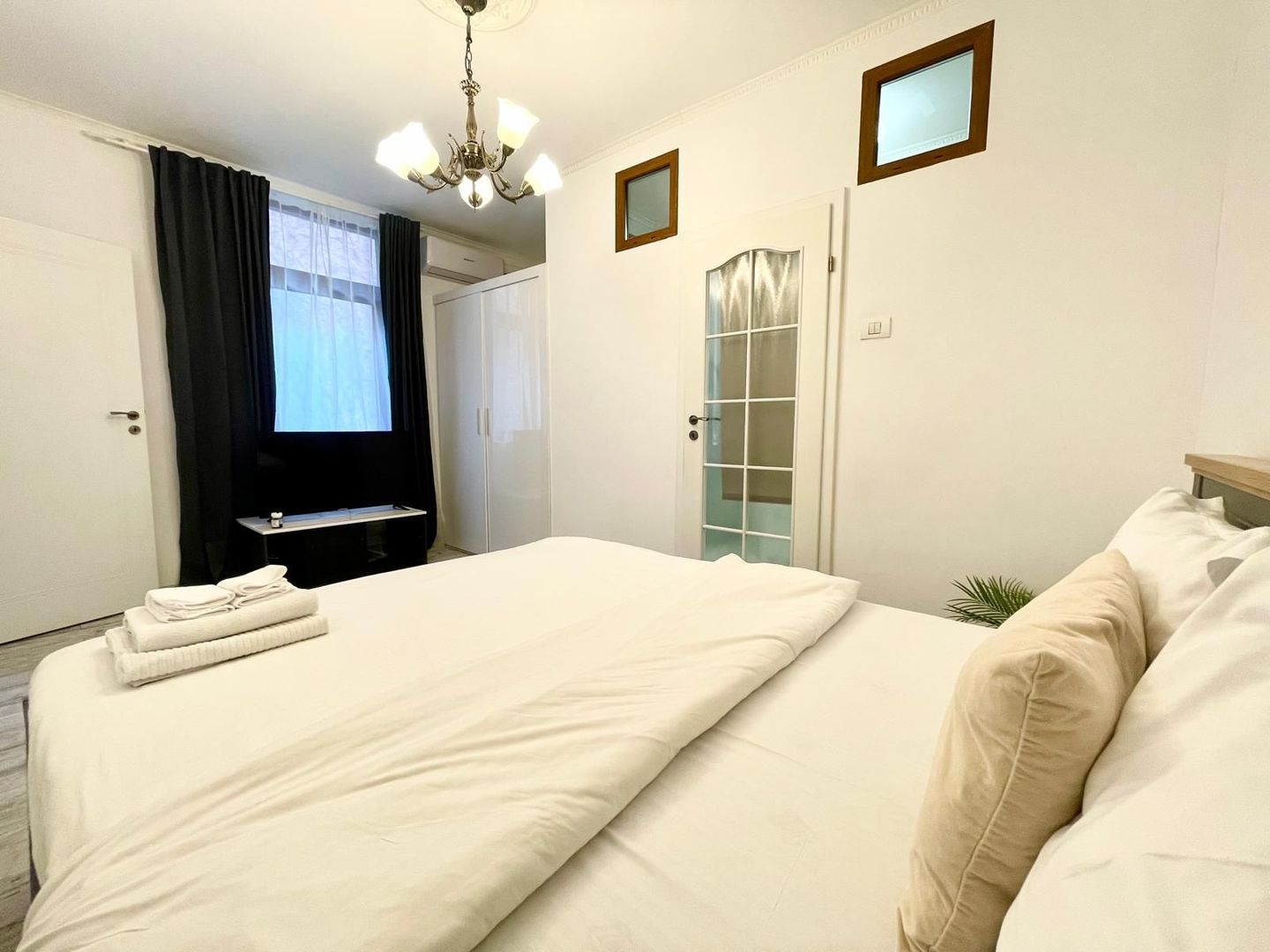 STUDIO DE ÎNCHIRIAT – ZONA Unirii -CENTRALA PROPRIE - Poză 1