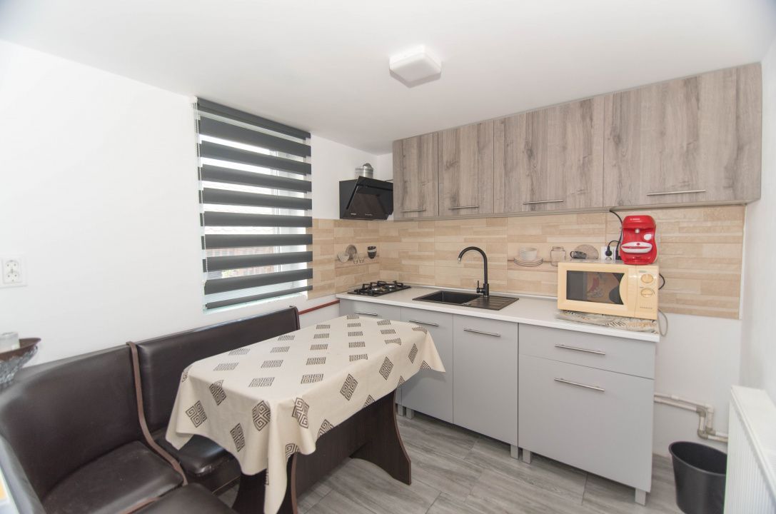 Casa cu 3 camere renovata - Poză 1