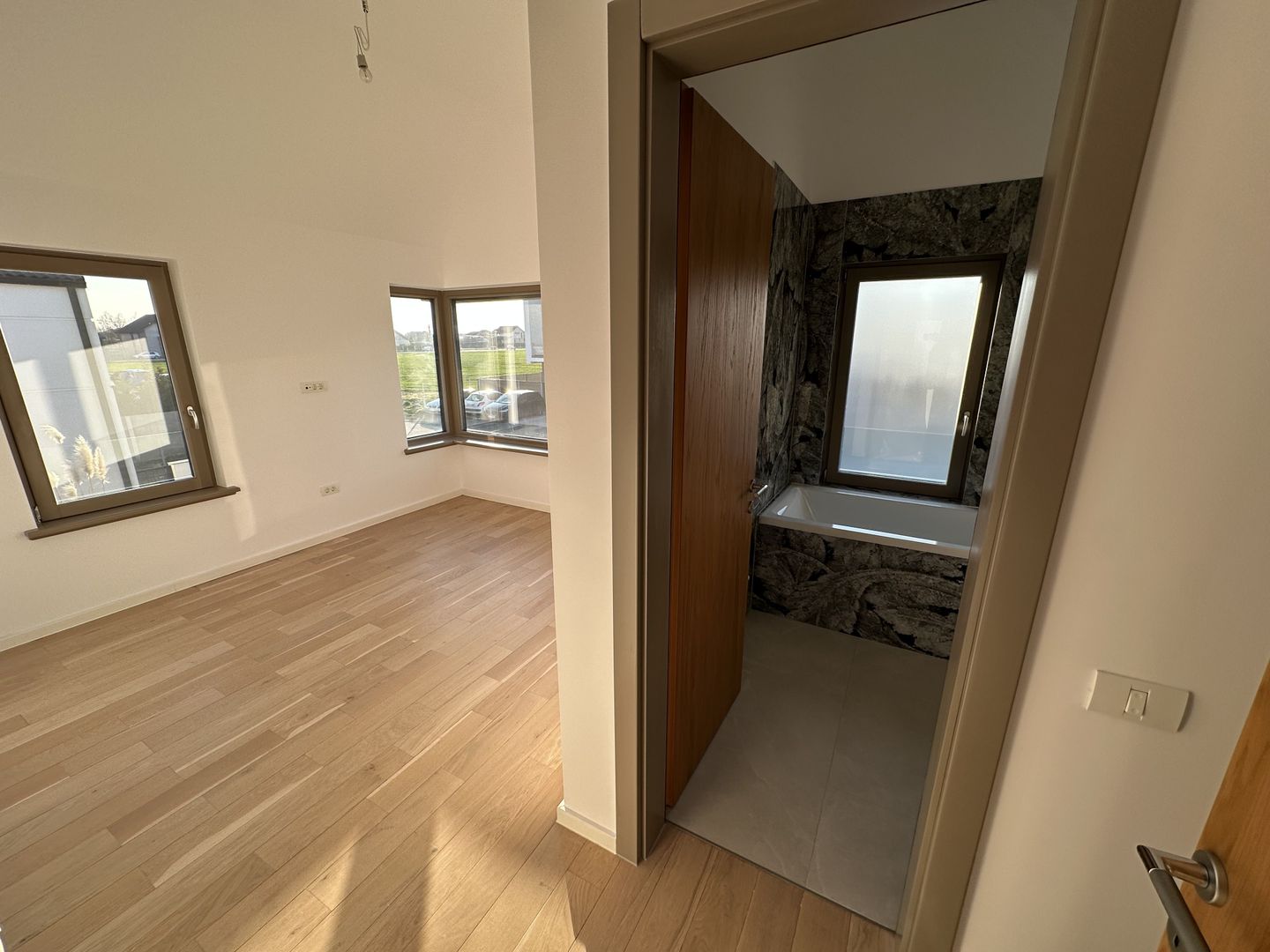 Casa cu 4 camere - Dumbarvita - Poză 21