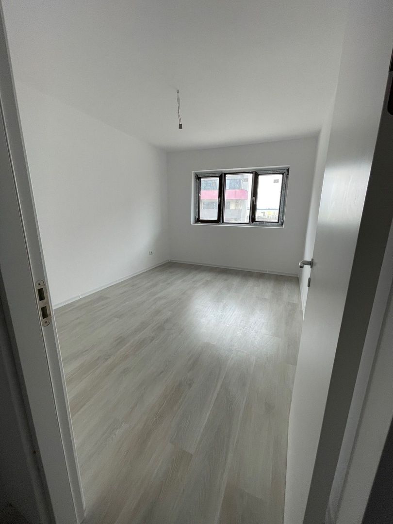 Apartament NOU 3 camere - Loc de parcare si boxa inclusa in pret - Poză 12