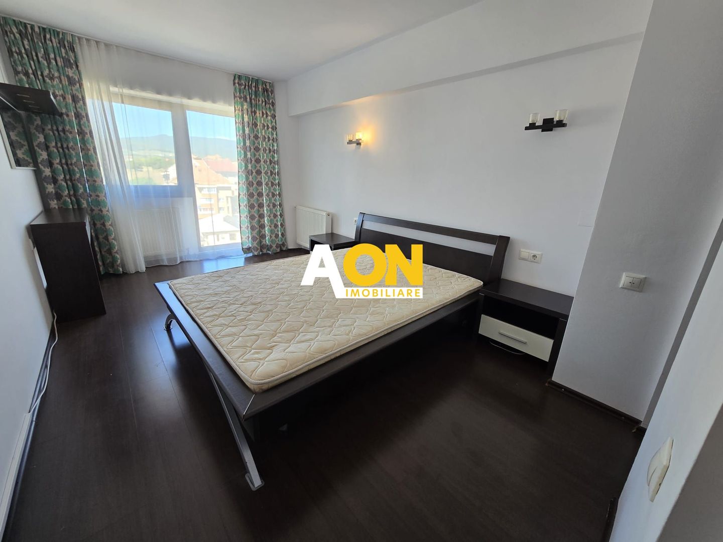 Apartament cu 3 Camere, Scară Interioară, Zona Centru - Poză 3