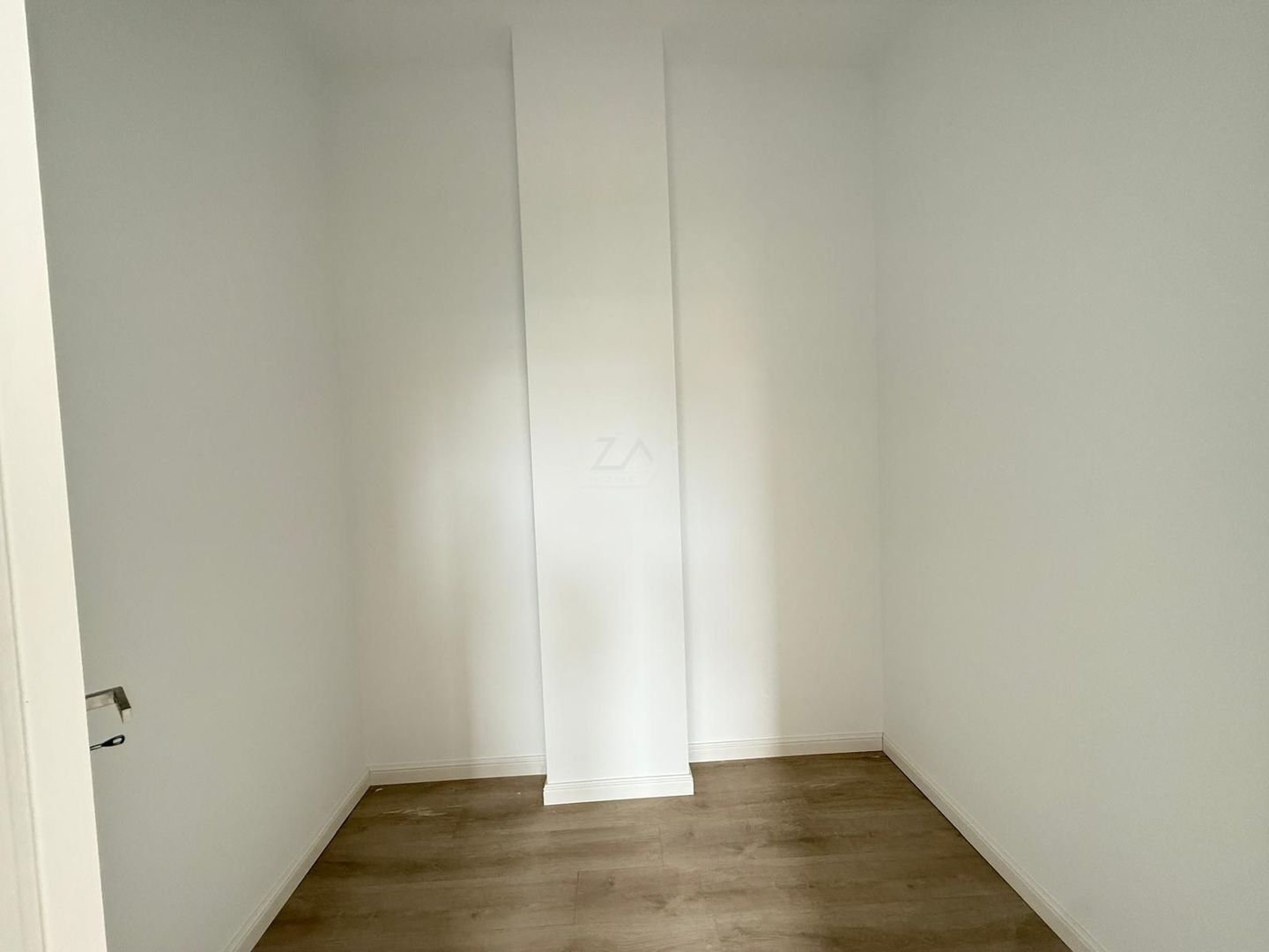 Bloc finalizat. Finisaje superioare. Loc de parcare. - Poză 10