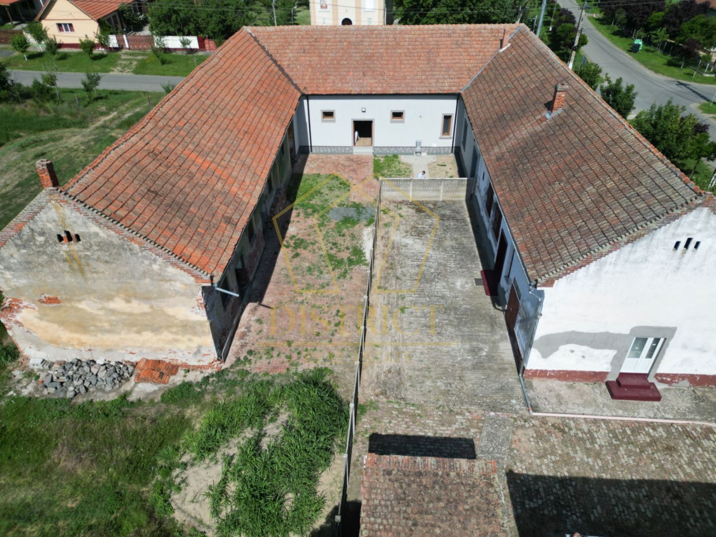 Casa cu istorie, teren de aproape 2 hectare si potențial rar | Petrovaselo - Poză 20