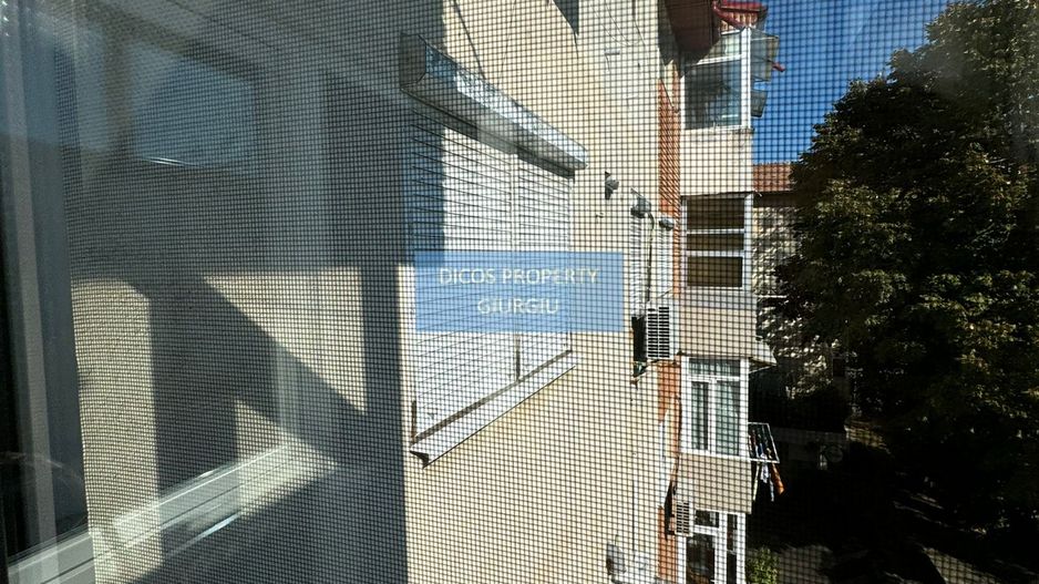 De vanzare apartament 3 camere - Poză 15