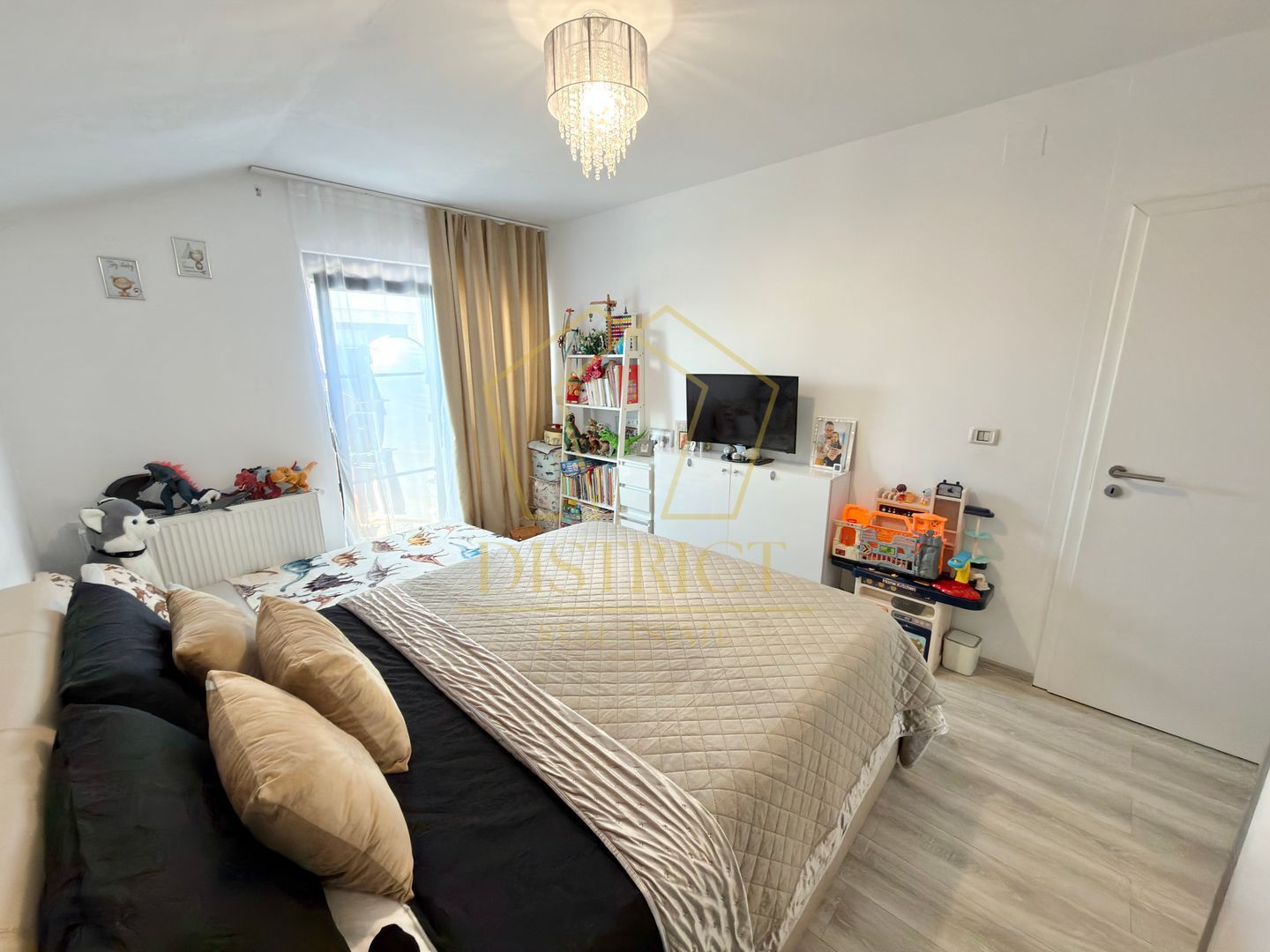 Apartament cu 2 camere complet mobilat si utilat la etajul 1 in Giroc la asfalt. - Poză 3