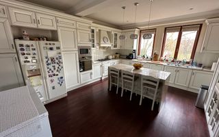 Casa la artera pretabilă Clinica medicala / birouri - Poză 9