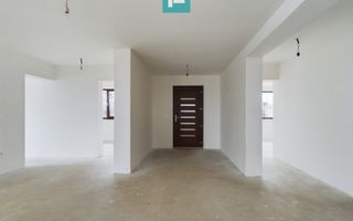 Vilă la sol cu open space și 3 dormitoare la alb - Poză 6