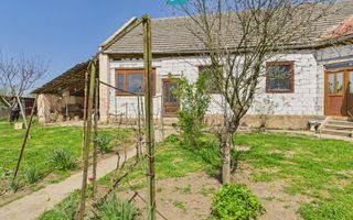 Casă cu Grădină Mare la 30 km de Timișoara - Poză 1