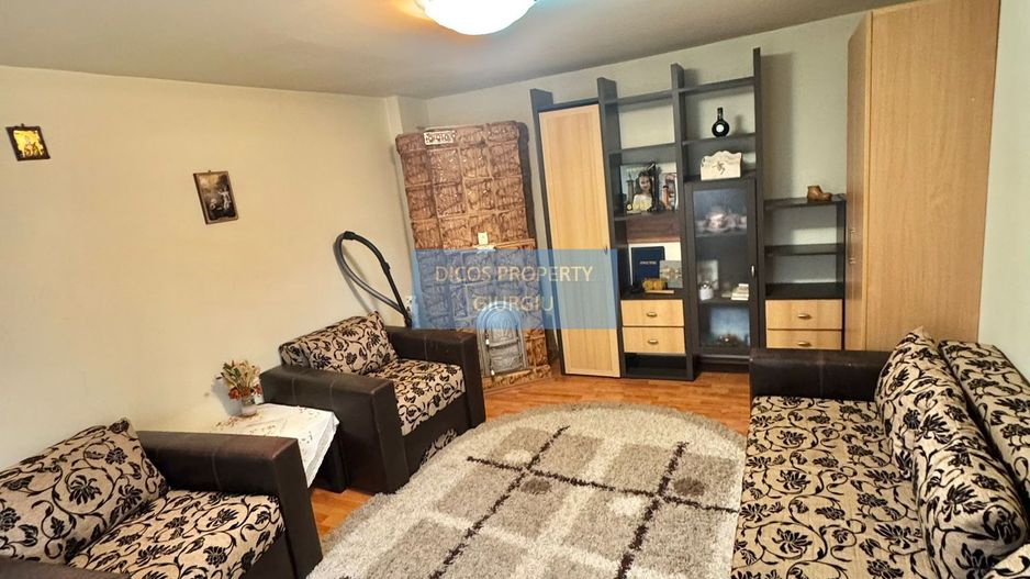 De vânzare casă cu 4 camere, garaj - Poză 3