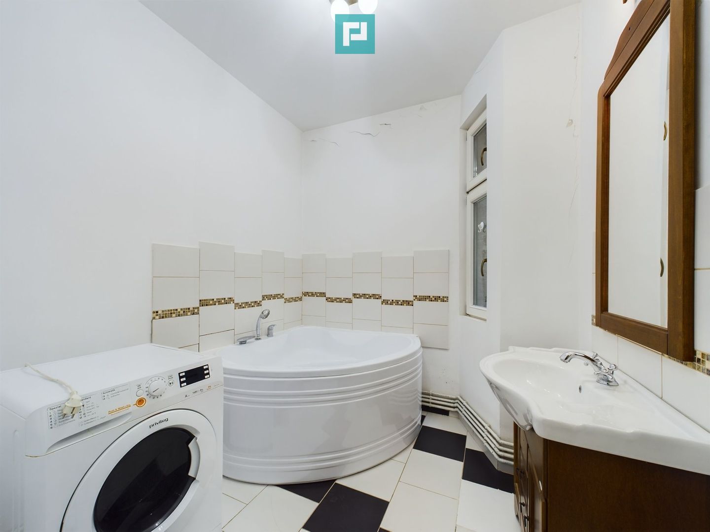 Apartament cu 3 camere Ultracentral - Poză 9