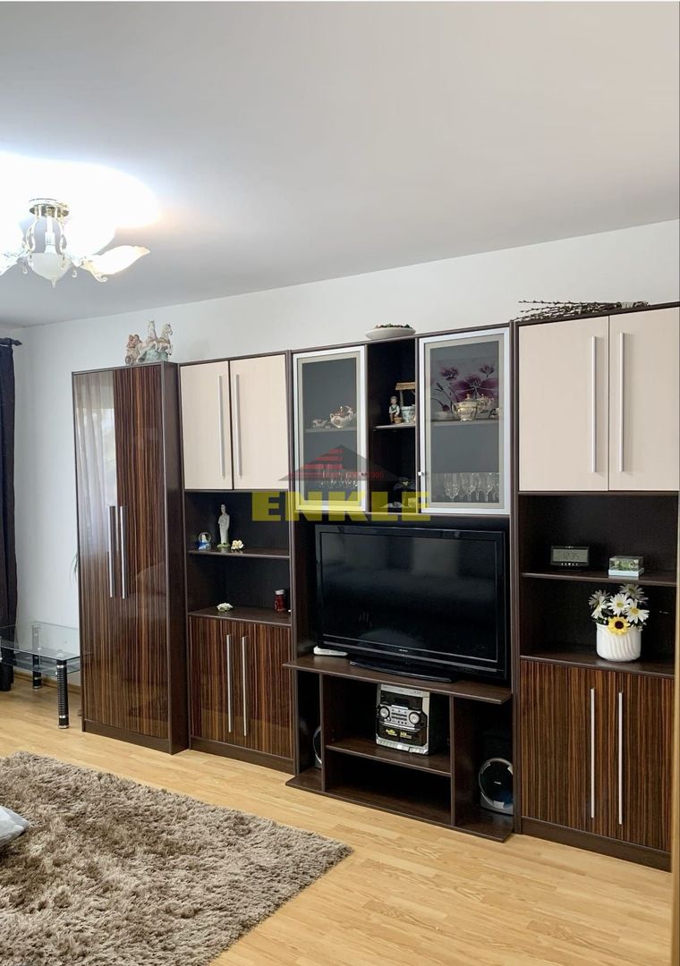 VÂNZARE APARTAMENT 2 CAMERE + MANSARDĂ - Poză 2