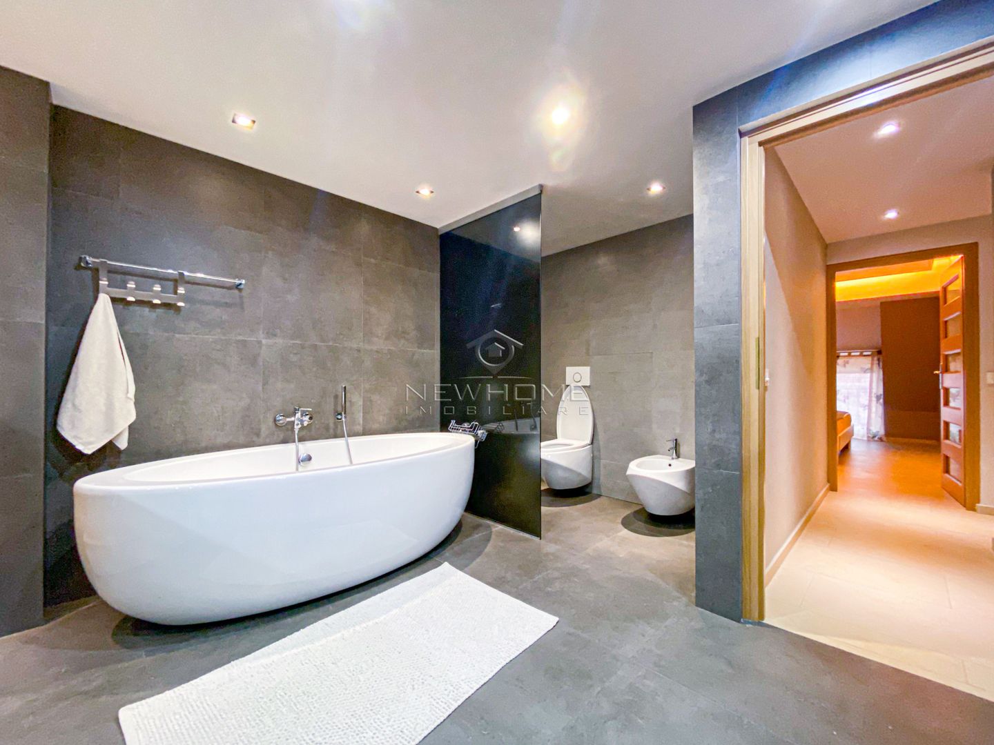 Apartament LUX 4 camere Parcare, zona Campului - Poză 6