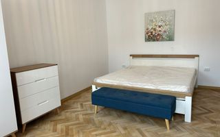 Apartament 2 camere de închiriat | Cisnădie, Central | Curte - Poză 1