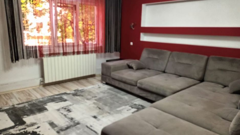 Vand apartament 3 camere - Poză 1