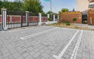 Apartament 2 camere cu 2 băi, 2 locuri de parcare si curte - Poză 21