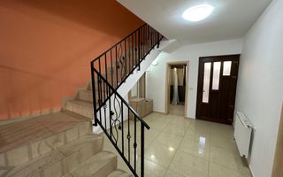 Casă / Vilă cu 4 camere de vanzare  în zona Aradului - Poză 19