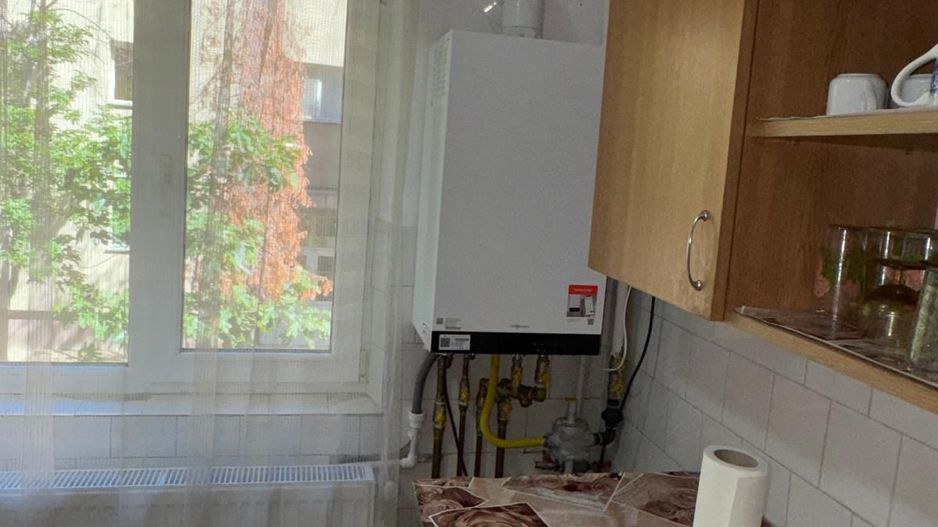 vand apartament 3 camere , zona Splai Mihai Viteazul ,et 1, incalzire - Poză 7