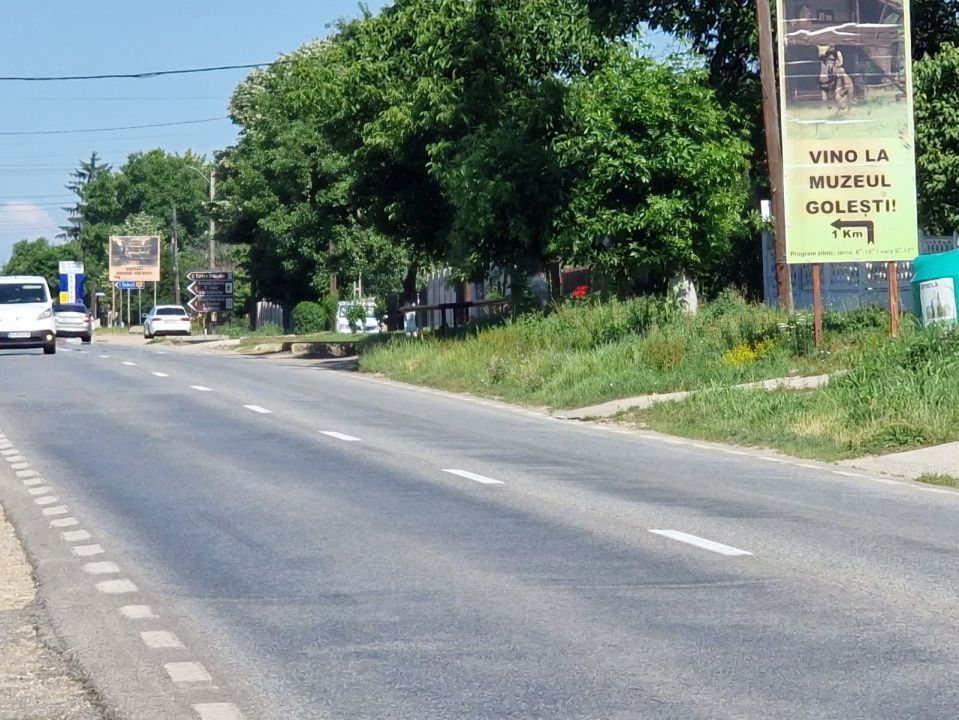 Teren  intravilan intrare Calinesti! - Poză 2