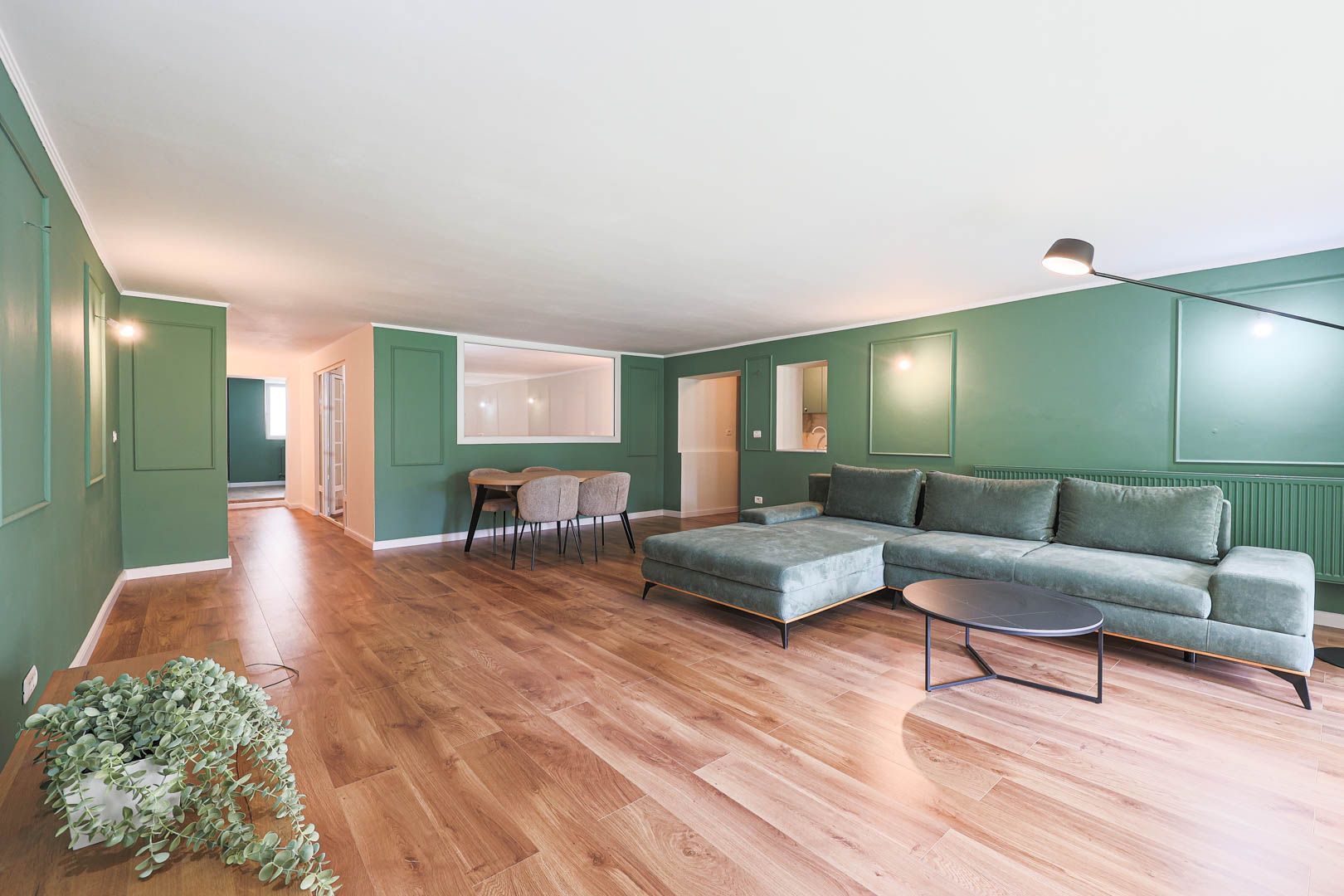 Apartament 95 mp pe Iuliu Maniu la casă, curte proprie inchisa - Poză 1