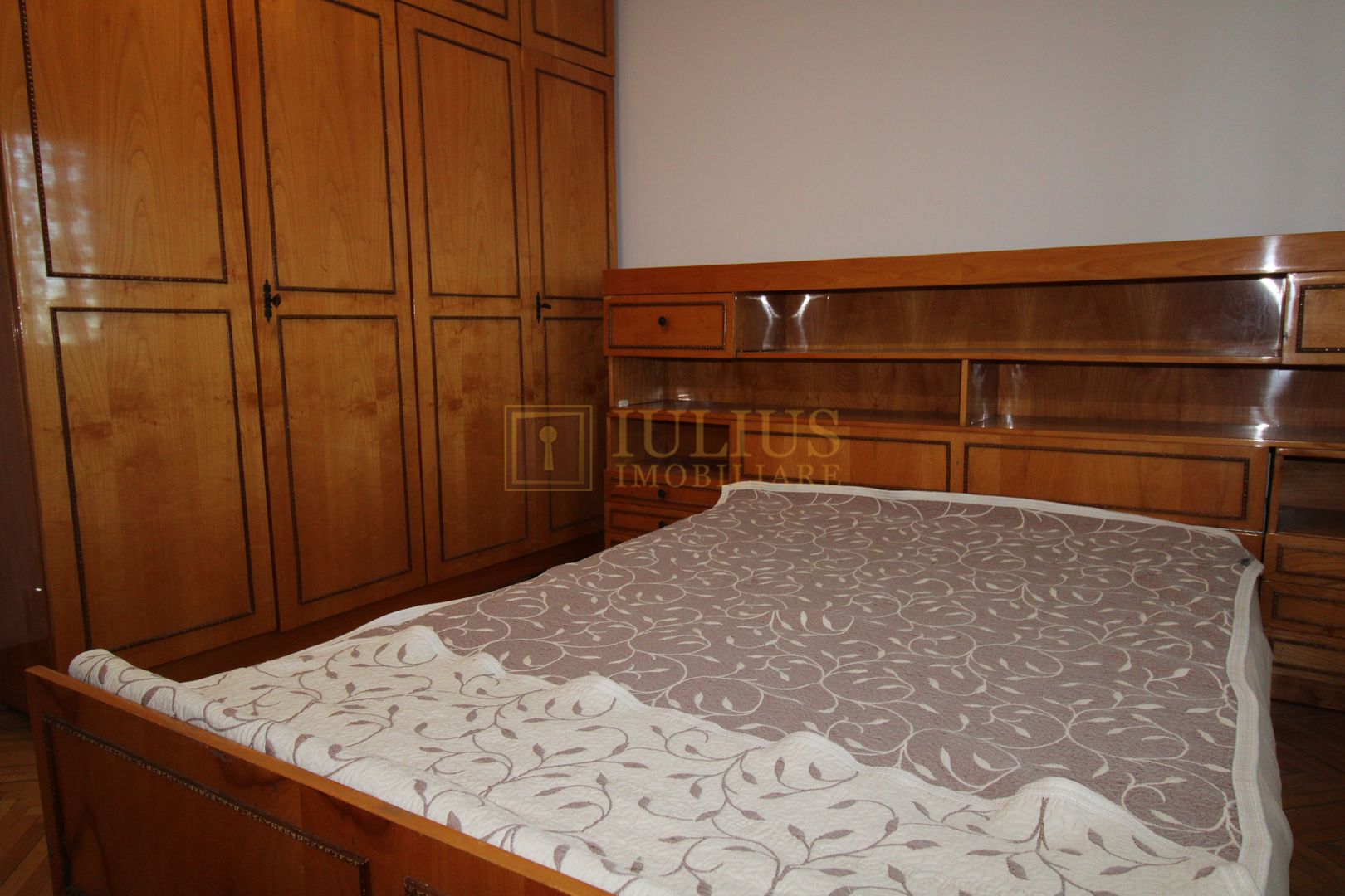apartament 3 camere, 2 bai, centrala proprie, ideala pentru un cuplu - Poză 1