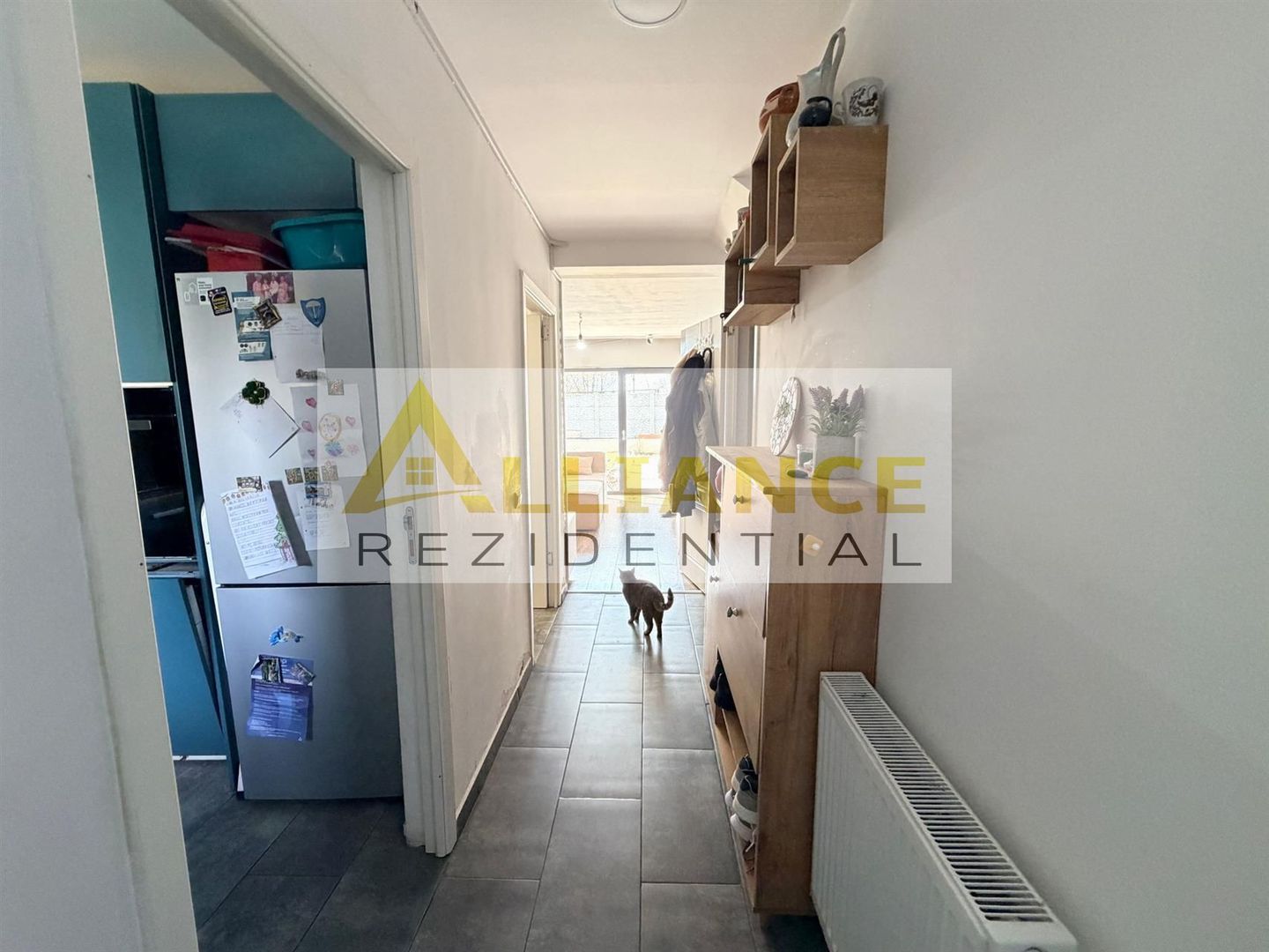 Mobilat si utilat- 4 camere- 2 bai - 200m de STV - Gata de mutare - Poză 5