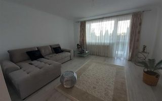 Casa la asfalt,  zona centrala, constructie 2011, renovata - Poză 2