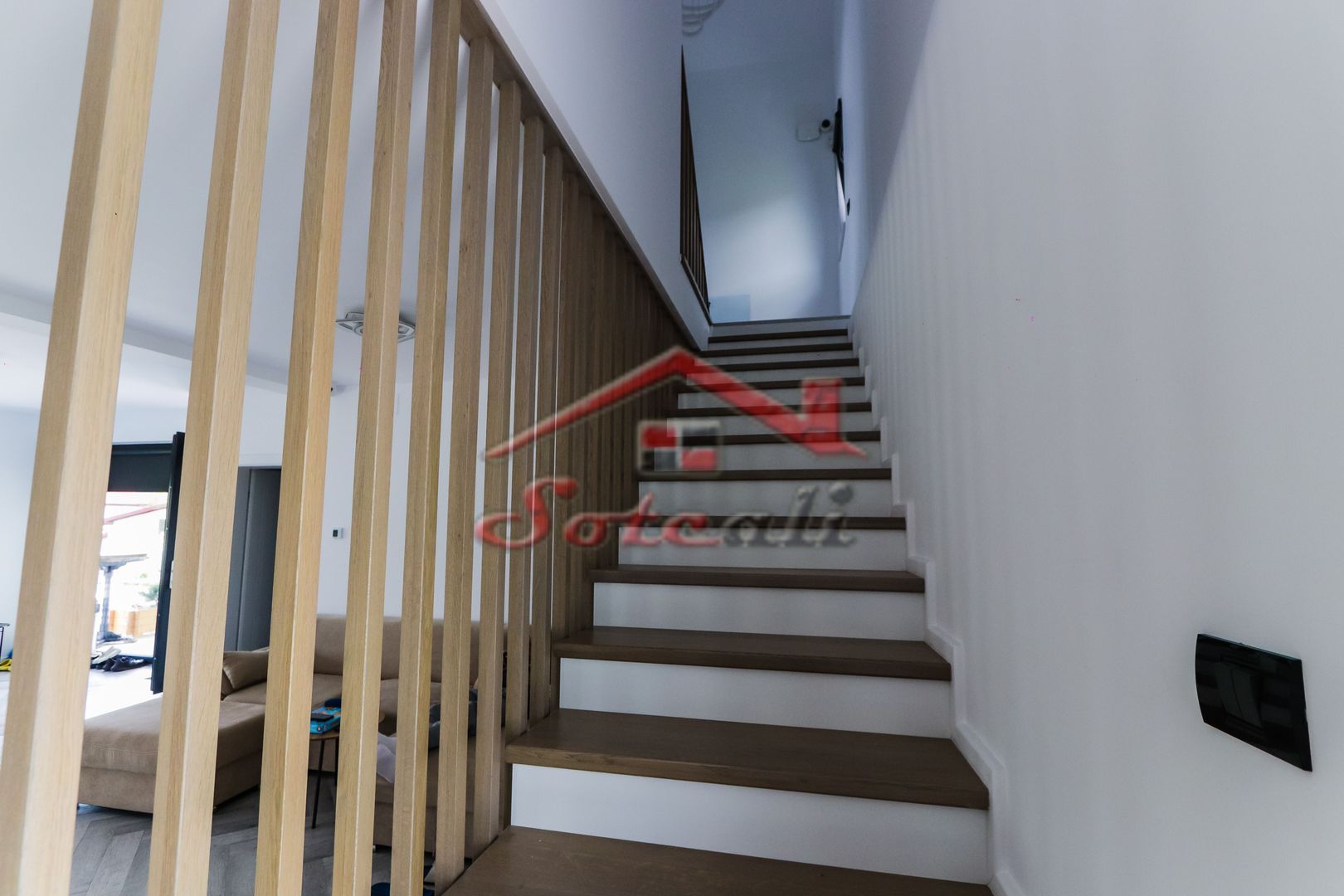 VILĂ MODERNĂ DE LUX CU PISCINĂ, FOTOVOLTAICE ȘI FOIȘOR – BREAZA - Poză 83