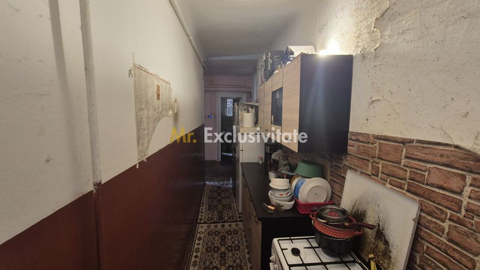Apartament cu potențial situat pe strada Amzei. - Poză 14