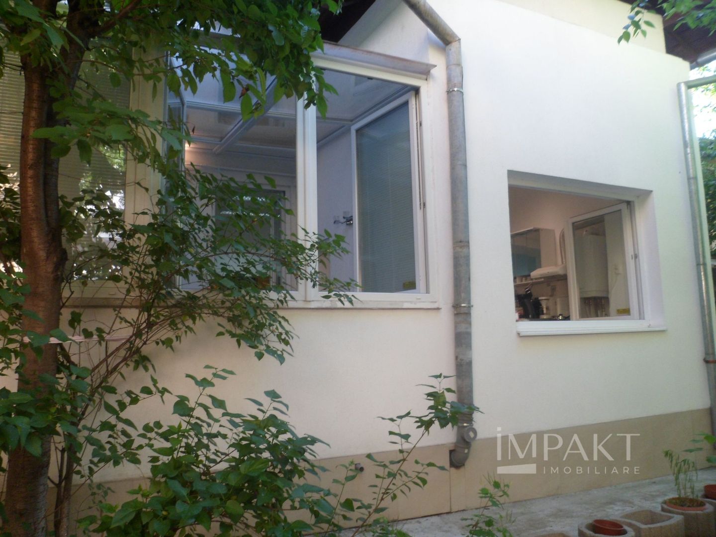 Apartament 2 camere, ideal pentru investitie cat si pentru locuinta, zona Semicentrala! - Poză 2