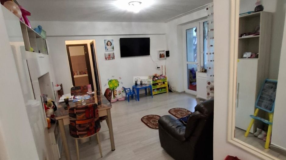 Apartament 3 camere/et 2/62 mp/ 70000E neg - Poză 1
