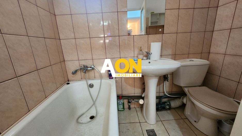 De vanzare apartament 3 camere zona Cetate - Poză 8
