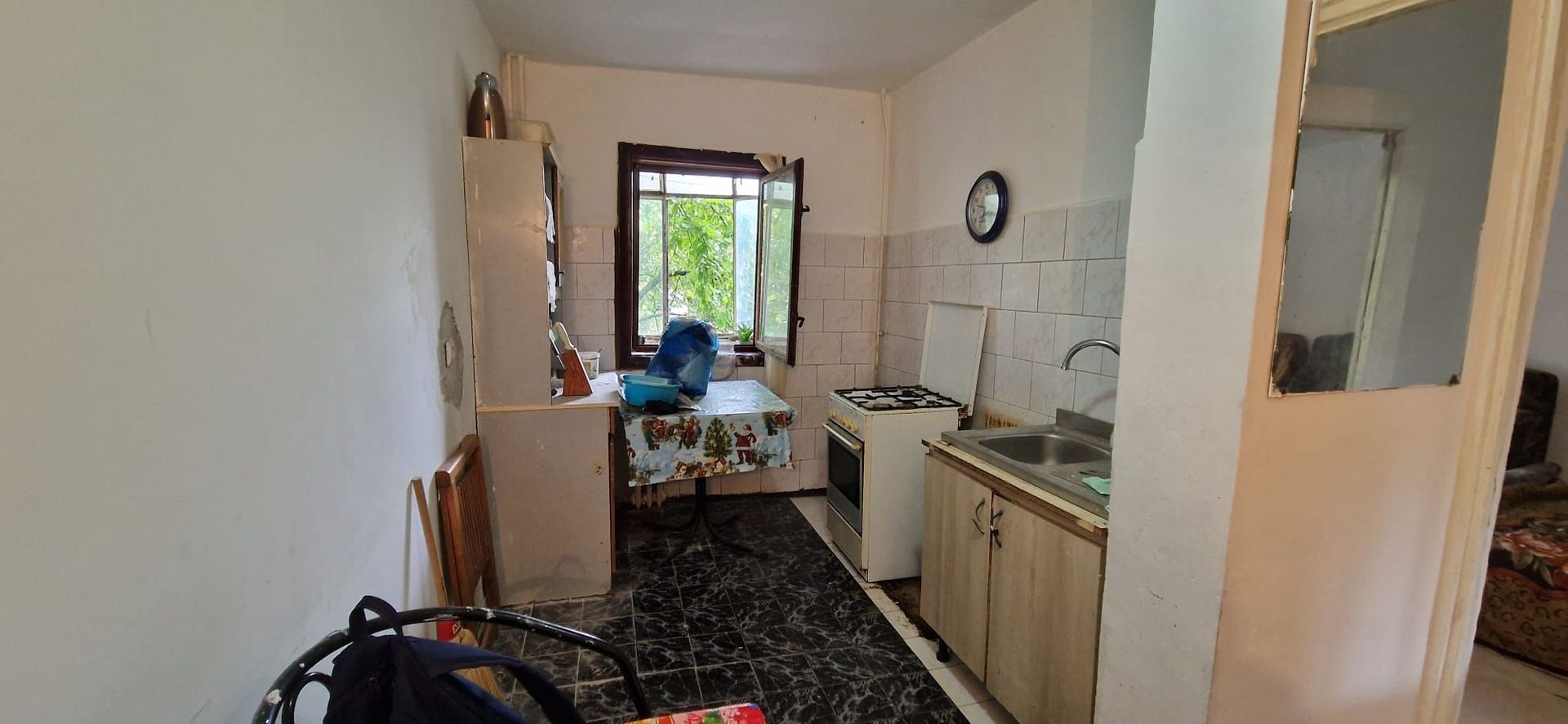 Apartament 2 camere Dec 47 mp Podul de Fier 99000 euro - Poză 5