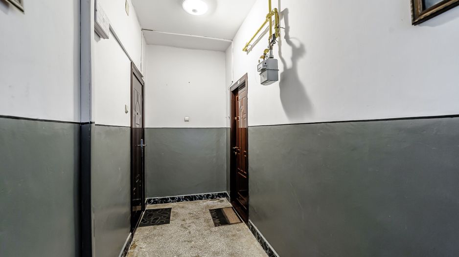 VANDUT! Apartament 3 camere - renovat recent - Poză 4