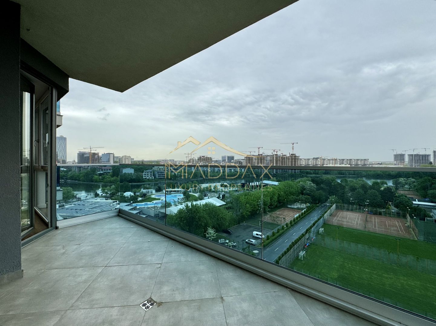 4 rooms apartment - 122 sqm// 1 Parking / Floreasca - Lake View - Poză 30