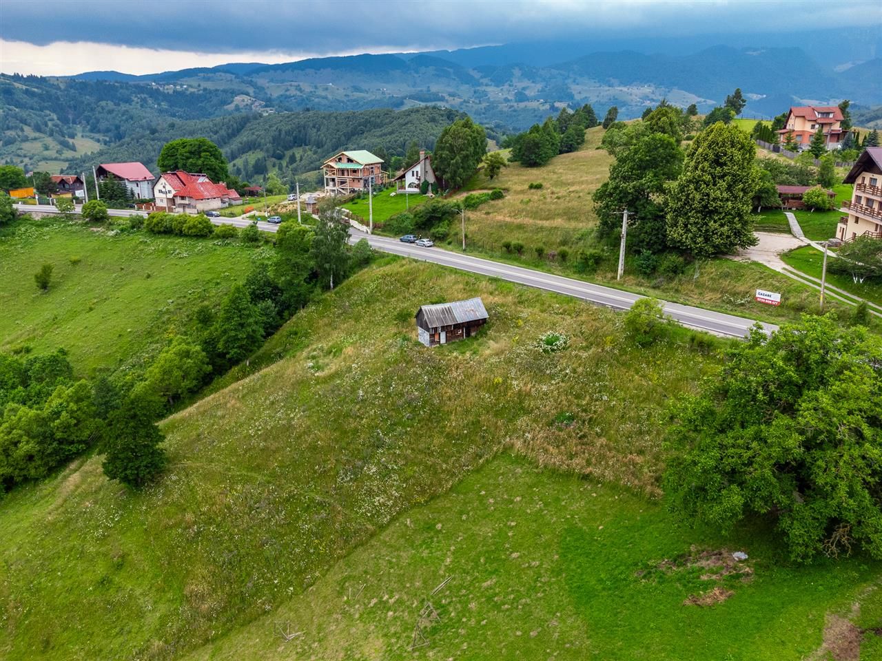Aproape 4.000 mp, in fascinatia decorului montan, Bran, Moieciu de Jos, Brasov - Poză 11