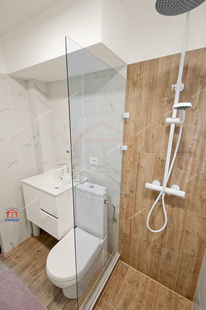 Inchiriere apartament 3 camere decomandat zona centrala - Poză 14