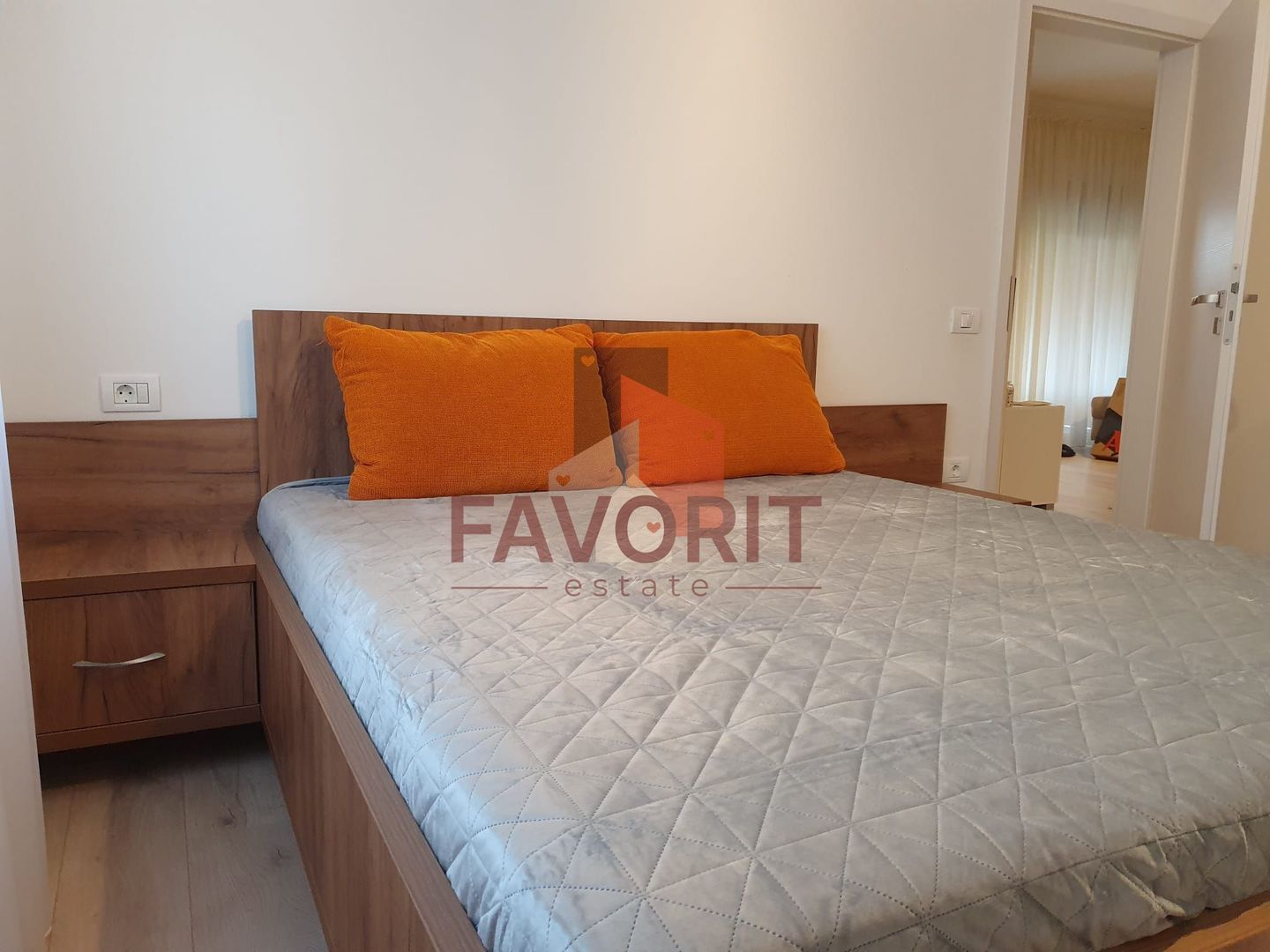 Disponibil imediat. Curte privata. 2 locuri de parcare - Poză 8