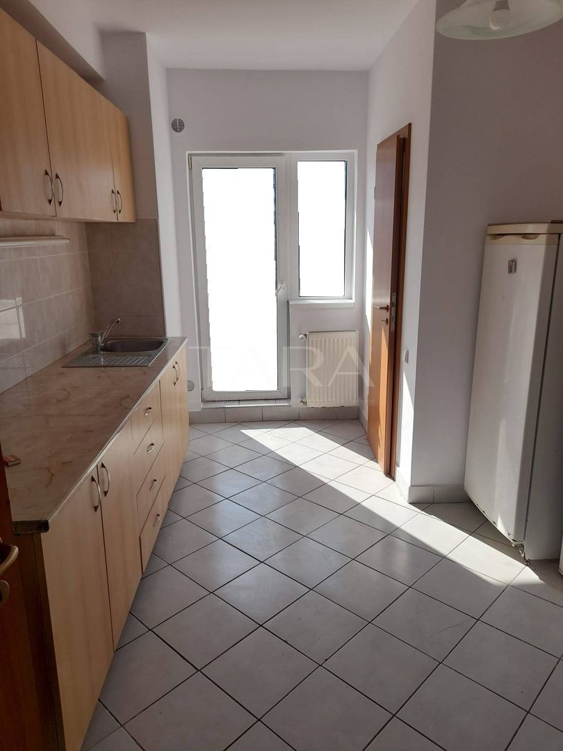 Apartament spațios cu 3 camere și garaj, Zorilor - Poză 3
