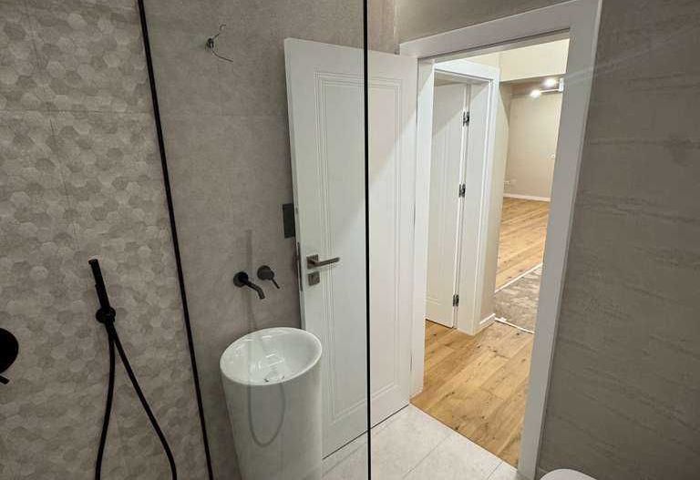 BRASADAS vinde ap finisat, mobilat 2 cam cu loc parcare. - Poză 3