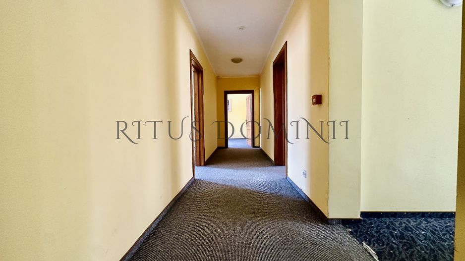Casa de Închiriat Ultracentrala, 12 Camere, 10 Bai, 6 Parcari - Poză 6