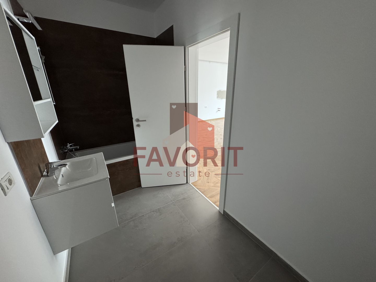 Etaj intermediar. Loc de parcare. Disponibil imediat - Poză 6