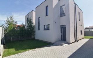 Casa aproape de scoala, gradinita, liceu, 4 camere, asfalt, toate utilitatile - Poză 2