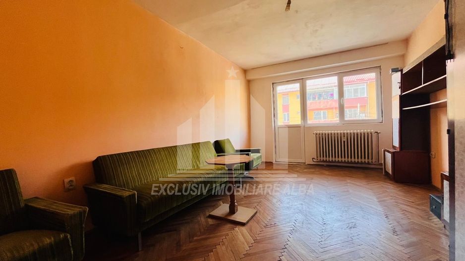 Apartament cu 3 camere decomandate, Centru - Poză 1