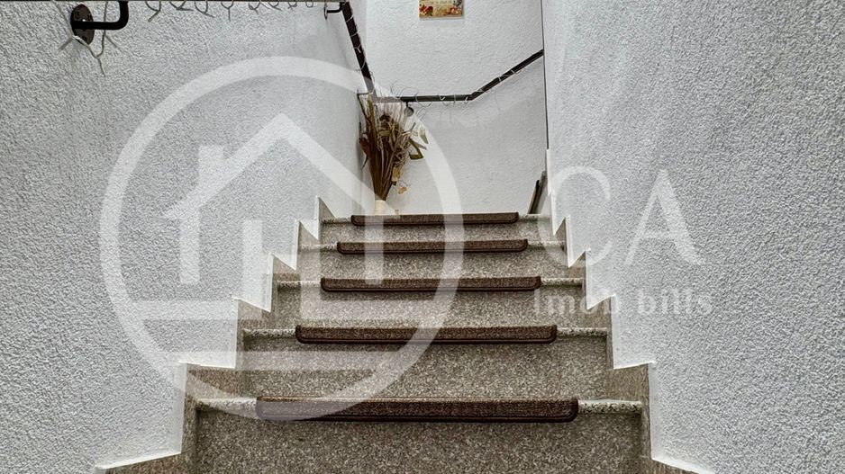 Casă de vânzare cu 6 camere in cartierul Tineretului, Oradea - Poză 23