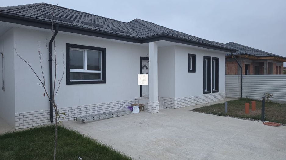 Casa 4 camere Crevedia - Poză 3