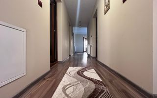 Casa de vânzare în Vulcana Pandele, la o distanță mica de oraș! - Poză 22