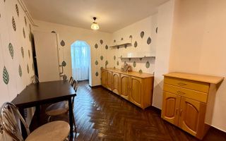 De vanzare apartament 2 camere decomandat - Poză 4