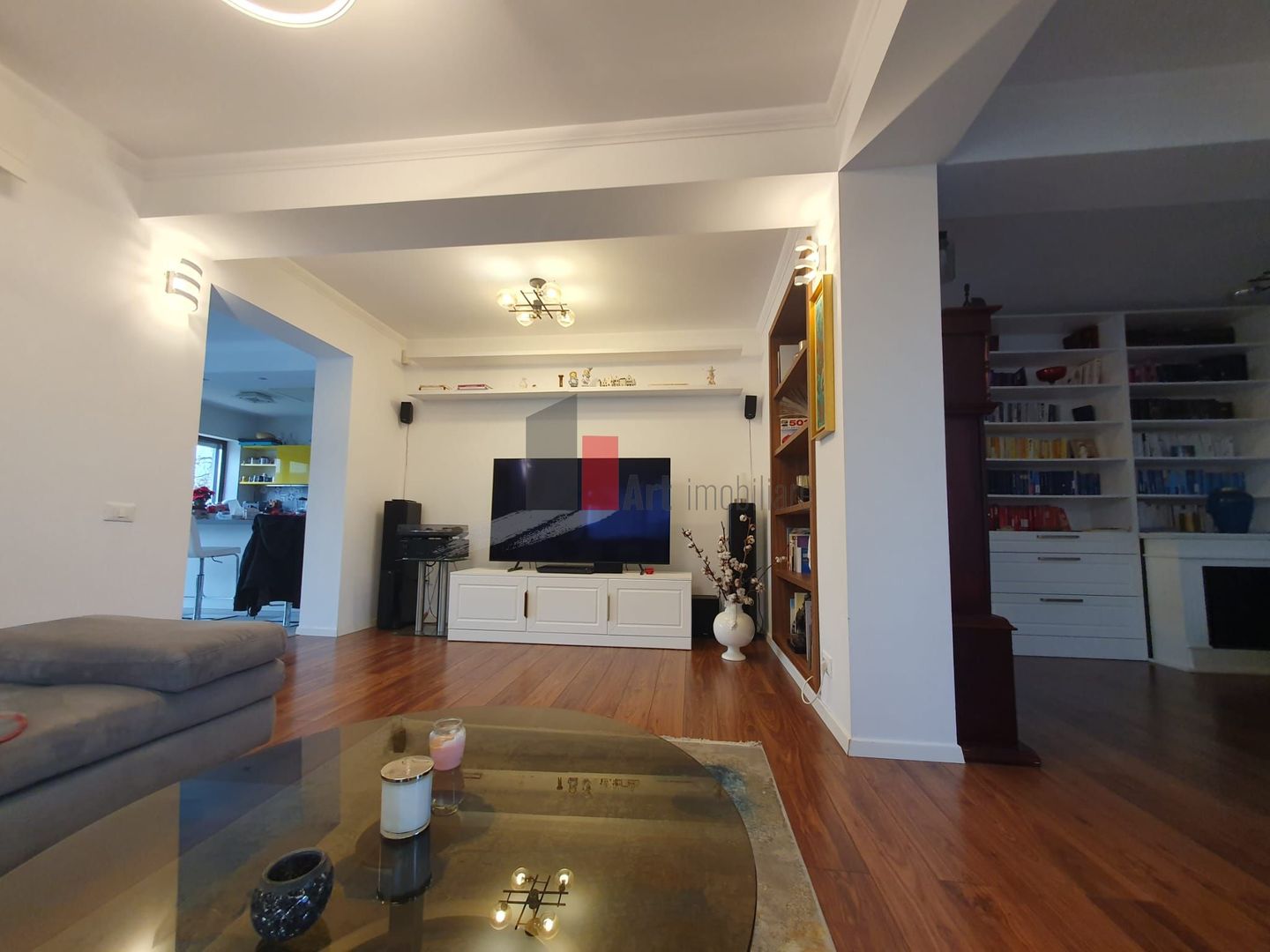 Vila superba Tunari cu piscina - Poză 3