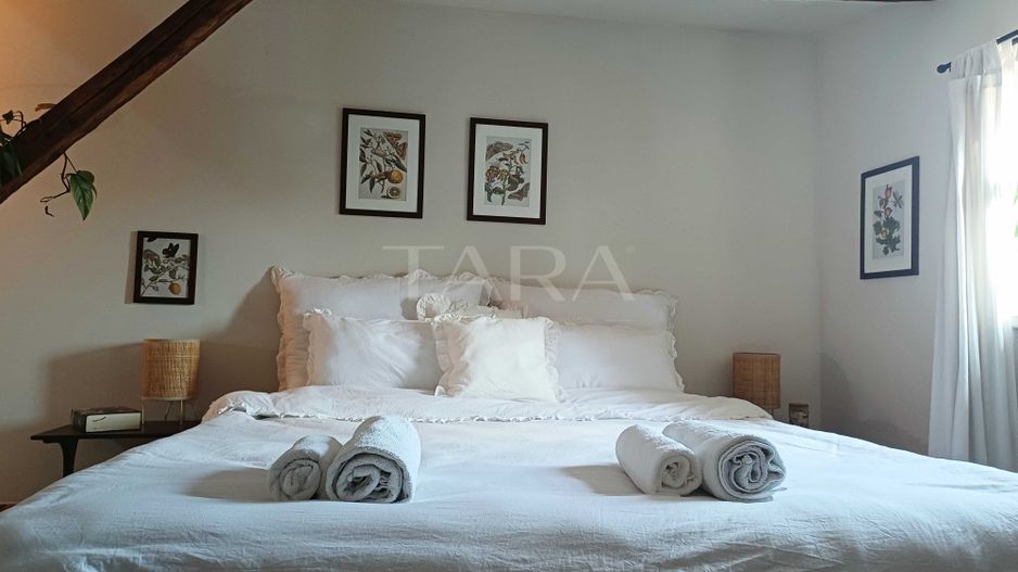 Casă renovată, cu terasă și grădină, în zonă Centrala - Poză 7