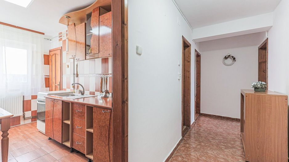 Rezervat! Apartament 2 camere, decomandat, 64 mp, etaj 4/4 - Poză 5